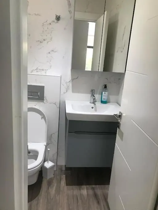 Cesme Merkezde Oezel Havuzlu Villa, Ildiri