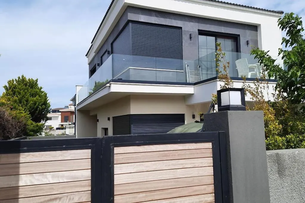 Cesme Merkezde Oezel Havuzlu Villa, Ildiri Vila