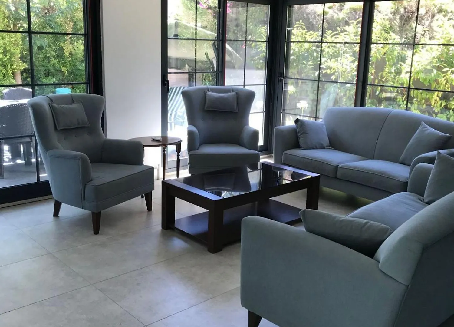 Cesme Merkezde Oezel Havuzlu Villa, Ildiri