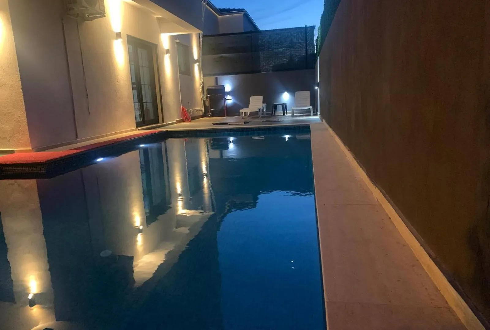 Vila Cesme Merkezde Oezel Havuzlu Villa, Ildiri Turecko